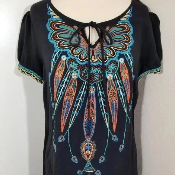 {Forever 21} Embroidered Tunic Blouse - Picture 2 of 10